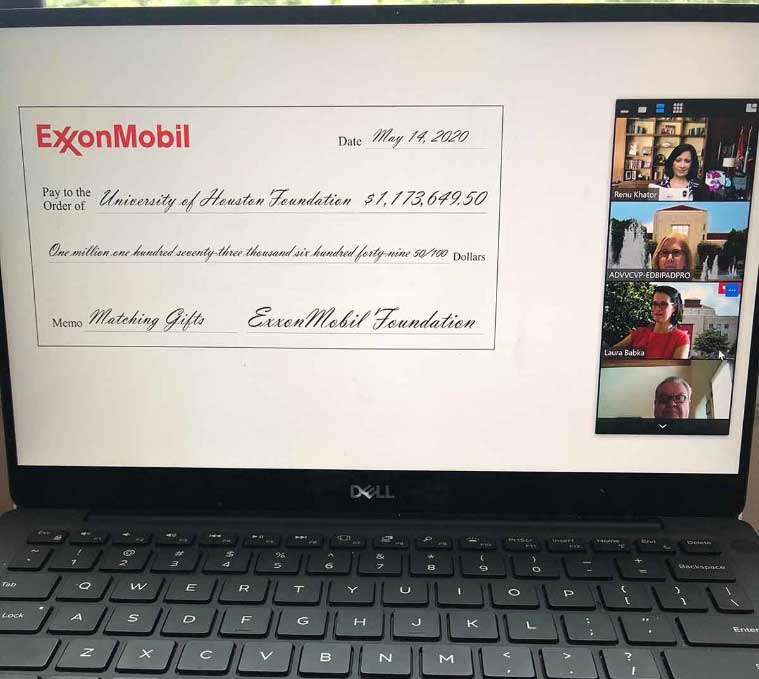 ExxonMobil Pipeline Company presenting University of Houston Foundation grant